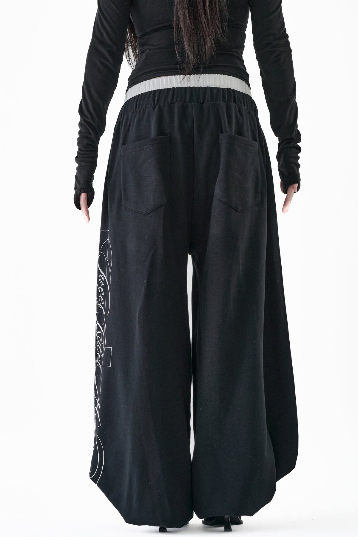 W belt sweat pants